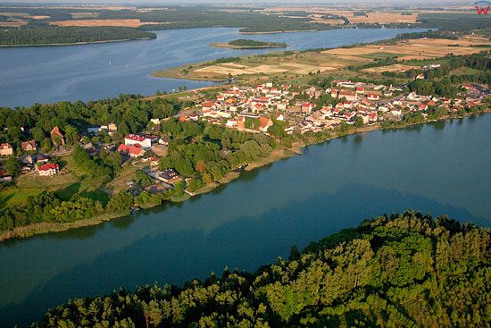 Lotnicze, PL, warm-maz. Jezioro Dabrowa Mala i miejscowosc Dabrowno.